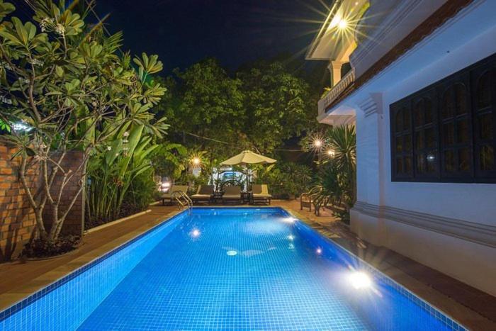 Отель Ravoeun Angkor Boutique Сиемрип Экстерьер фото